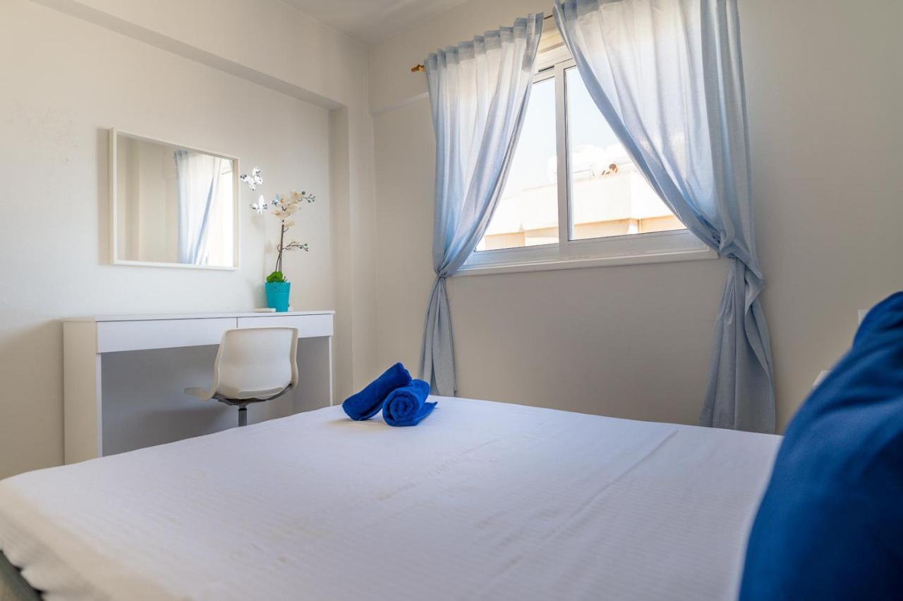 דירות לרנקה Makenzy Seaview Penthouse מראה חיצוני תמונה