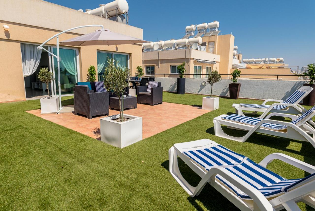 דירות לרנקה Makenzy Seaview Penthouse מראה חיצוני תמונה