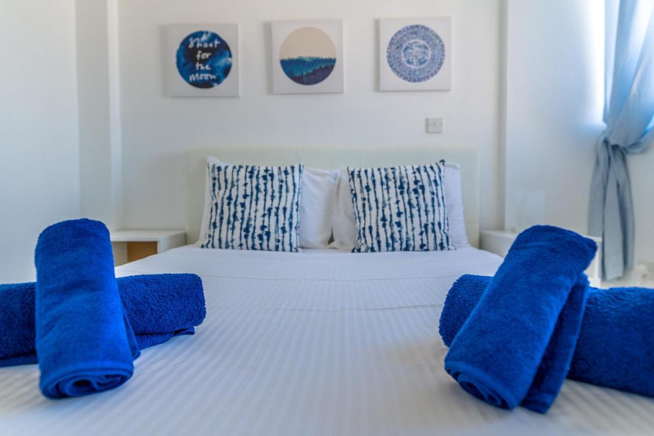 דירות לרנקה Makenzy Seaview Penthouse מראה חיצוני תמונה