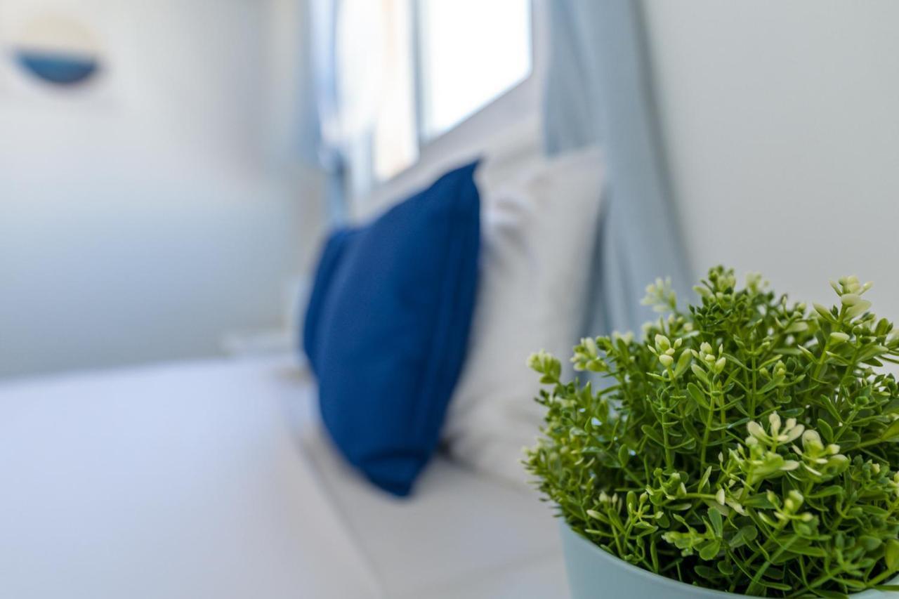 דירות לרנקה Makenzy Seaview Penthouse מראה חיצוני תמונה