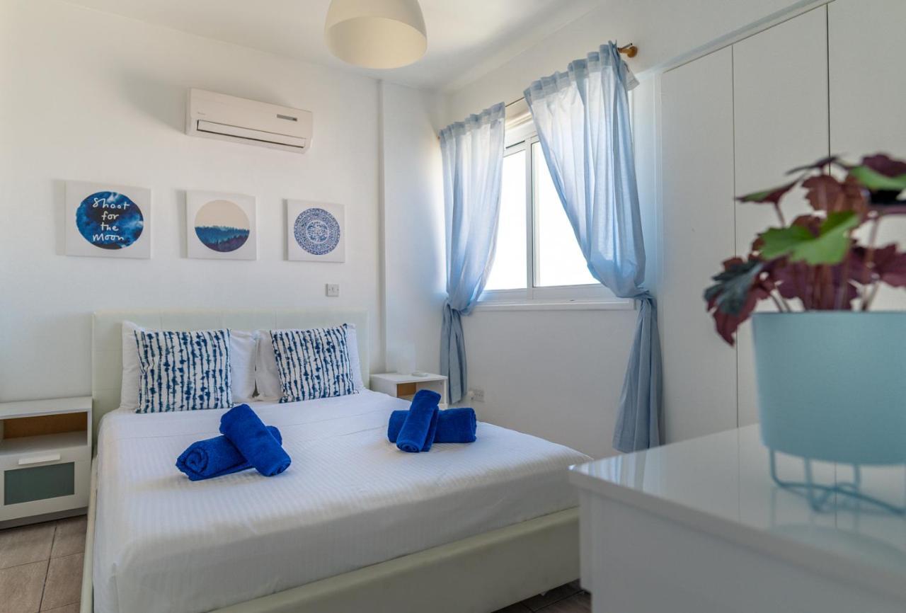דירות לרנקה Makenzy Seaview Penthouse מראה חיצוני תמונה