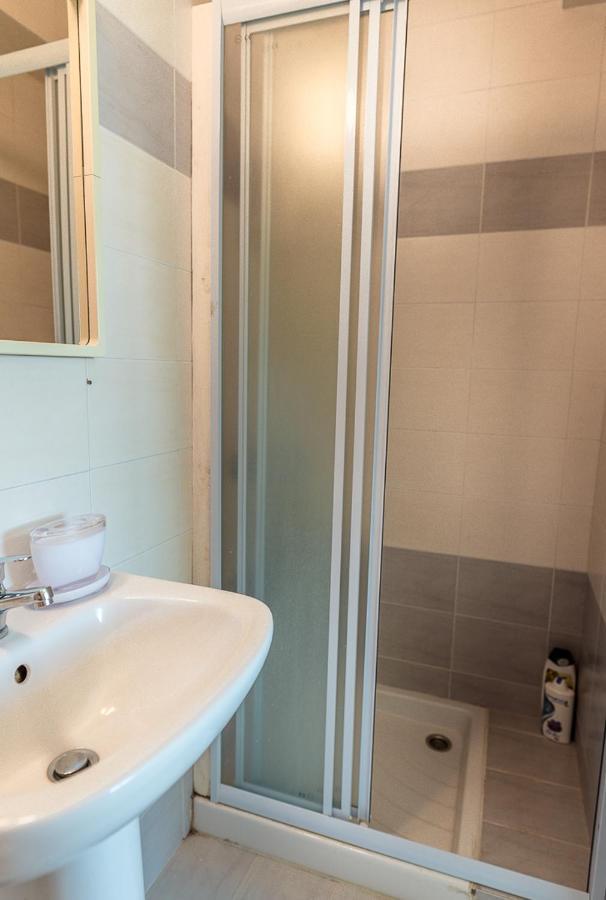 דירות לרנקה Makenzy Seaview Penthouse מראה חיצוני תמונה